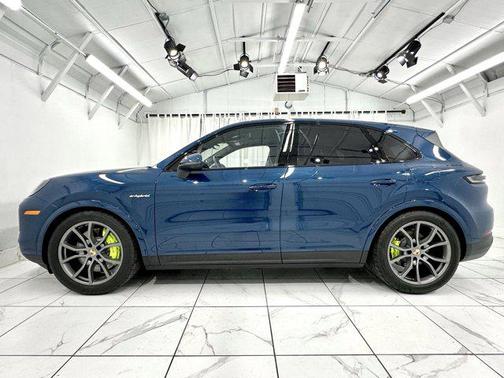 2024 Porsche Cayenne E-Hybrid S