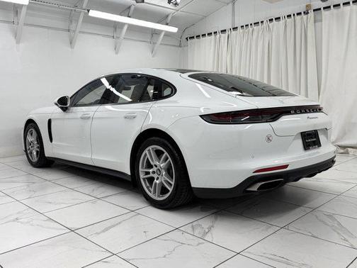 2022 Porsche Panamera 4