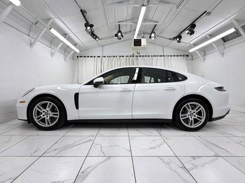 2022 Porsche Panamera 4