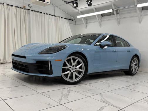2026 Porsche Panamera 4