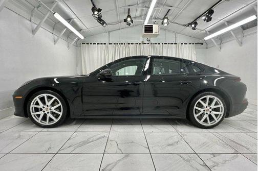2025 Porsche Panamera 4