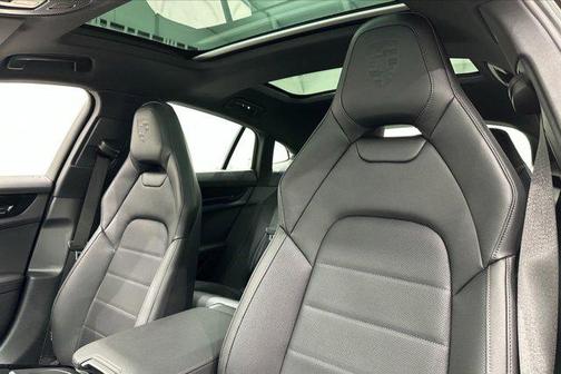 2025 Porsche Panamera 4