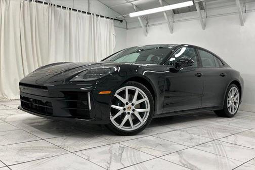 2025 Porsche Panamera 4