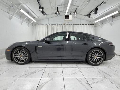 2023 Porsche Panamera 4