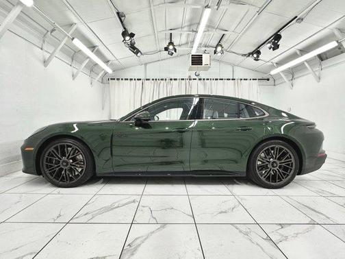 2025 Porsche Panamera E-Hybrid Turbo
