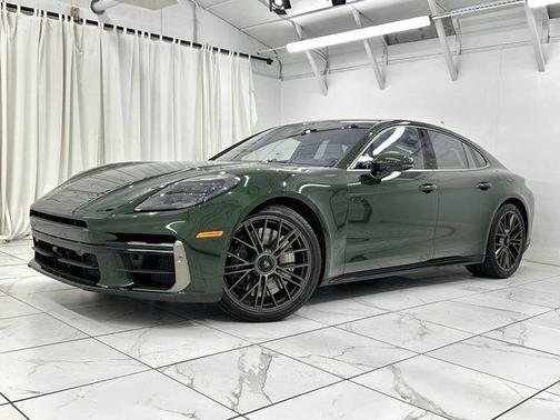 2025 Porsche Panamera E-Hybrid Turbo