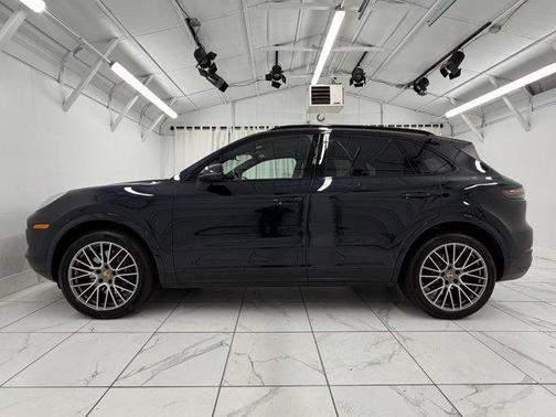 2023 Porsche Cayenne Platinum Edition