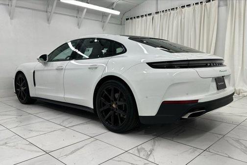 2024 Porsche Panamera 