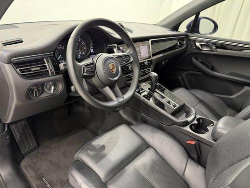 2024 Porsche Macan AWD