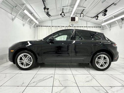 2024 Porsche Macan Base
