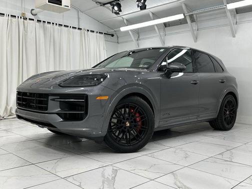 2025 Porsche Cayenne GTS