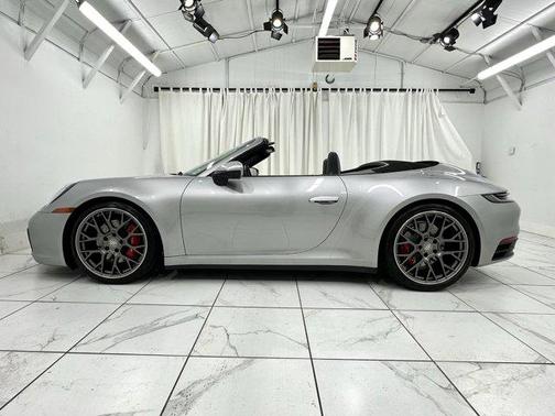 2022 Porsche 911 Carrera 4S Cabriolet
