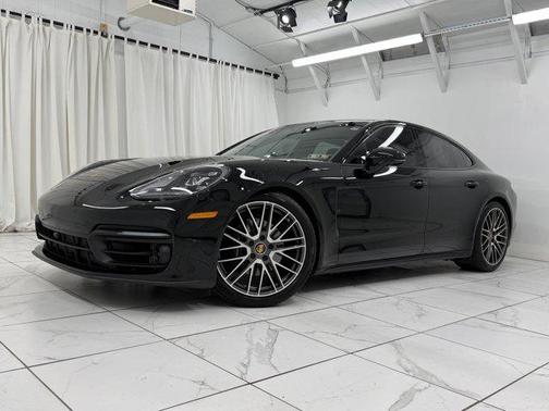 2023 Porsche Panamera 4 Platinum Edition