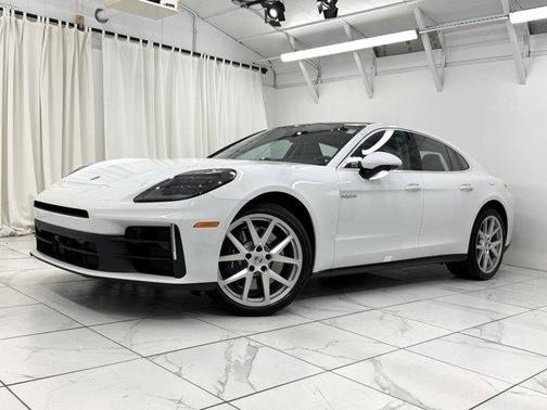 2026 Porsche Panamera 4 E-Hybrid