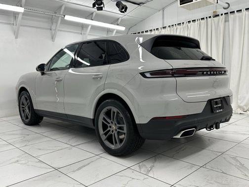 2025 Porsche Cayenne AWD