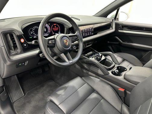 2024 Porsche Cayenne AWD