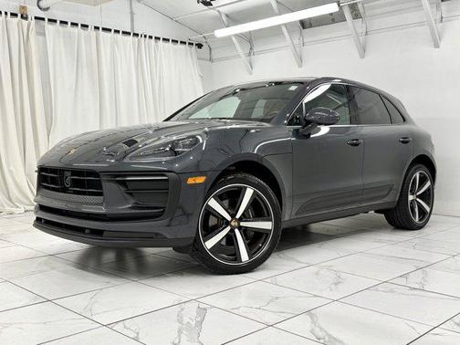 2022 Porsche Macan AWD