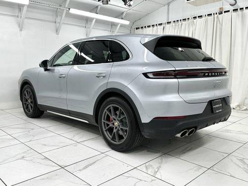 2024 Porsche Cayenne S