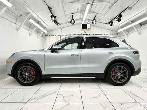 2024 Porsche Cayenne S