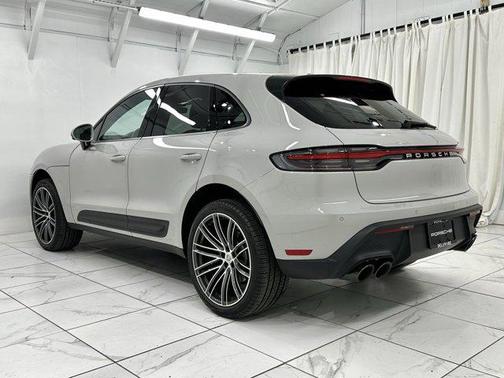 2024 Porsche Macan Base