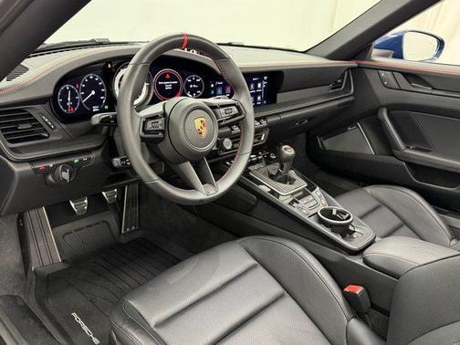 2023 Porsche 911 Carrera GTS