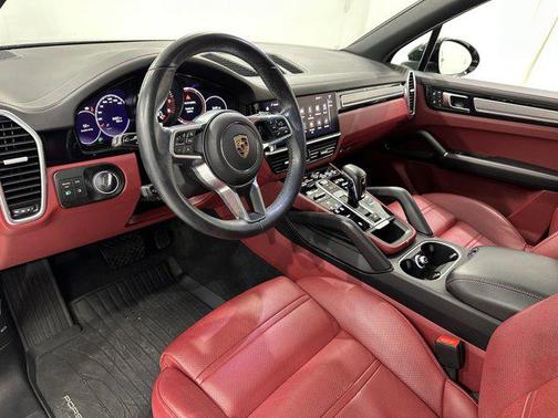 2022 Porsche Cayenne Platinum Edition