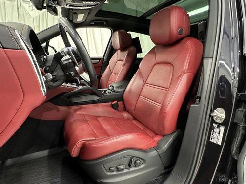 2022 Porsche Cayenne Platinum Edition