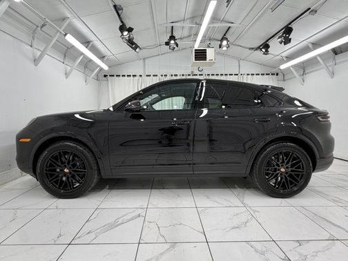 Chromite Black Metallic 2026 Porsche Cayenne Cayenne