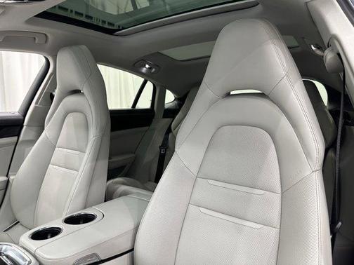 2018 Porsche Panamera 4S