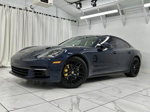 2018 Porsche Panamera 4S