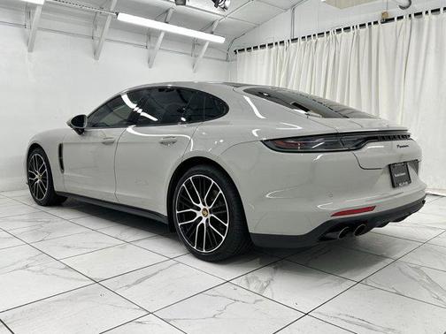 2023 Porsche Panamera Platinum Edition