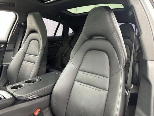2023 Porsche Panamera Platinum Edition