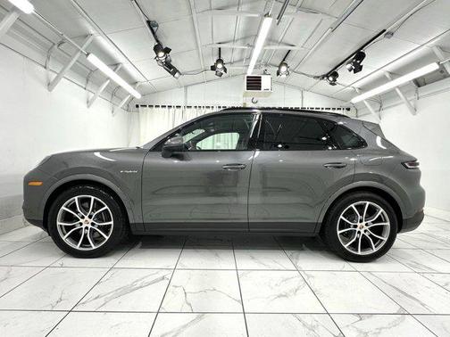 2025 Porsche Cayenne E-Hybrid