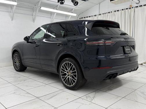 2023 Porsche Cayenne Platinum Edition