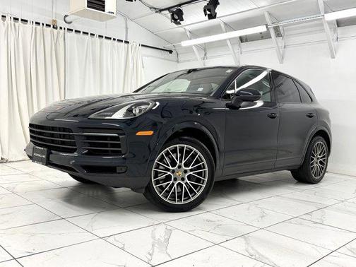 2023 Porsche Cayenne Platinum Edition