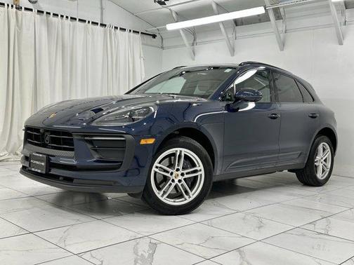 2022 Porsche Macan Base