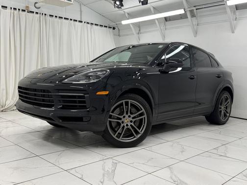 Black 2022 Porsche Cayenne Platinum Edition