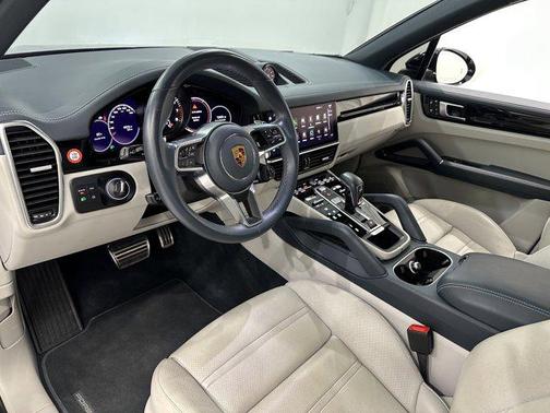 2022 Porsche Cayenne S