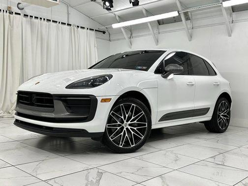 2023 Porsche Macan Base
