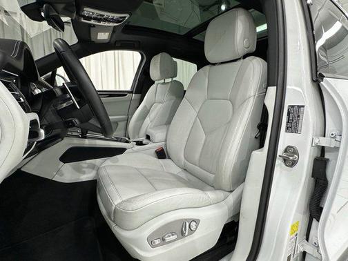 2023 Porsche Macan Base