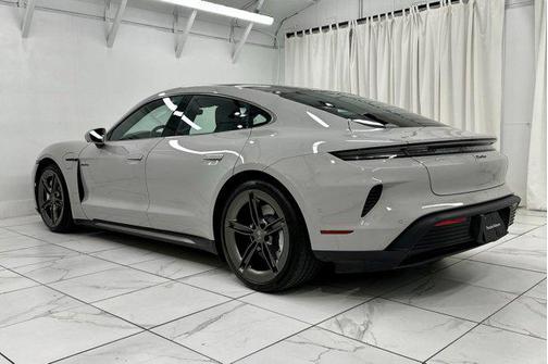 2025 Porsche Taycan Turbo