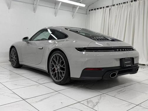 2026 Porsche 911 Carrera 4S