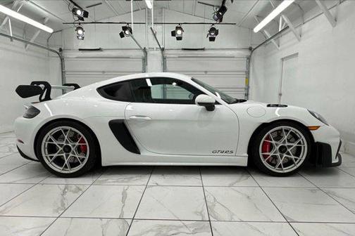 2024 Porsche 718 Cayman GT4 RS