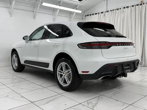 2026 Porsche Macan 