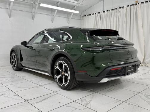 2025 Porsche Taycan 4