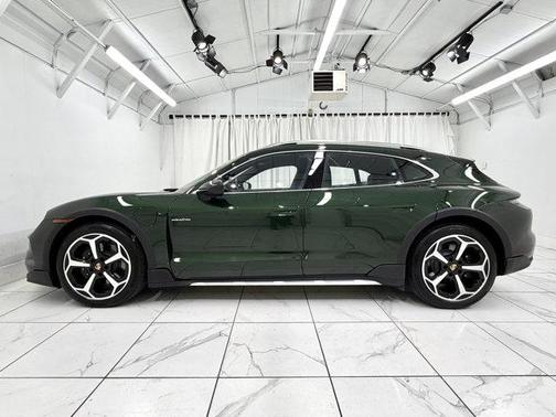 2025 Porsche Taycan 4