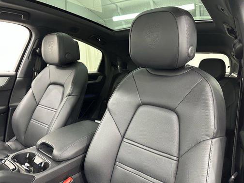 2024 Porsche Cayenne Coupe AWD