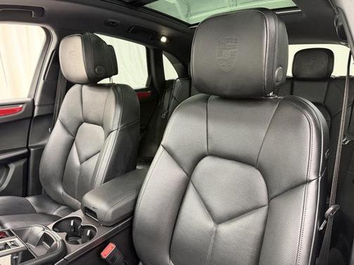 2024 Porsche Macan AWD