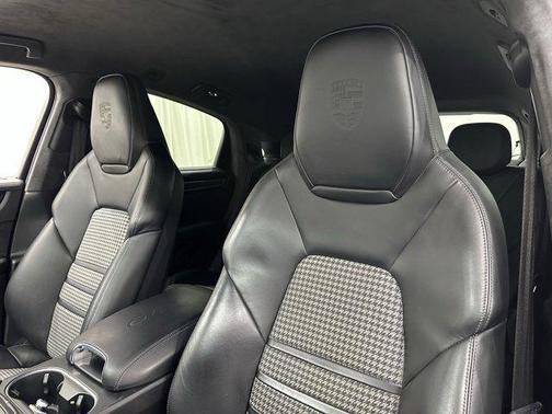 2021 Porsche Cayenne GTS