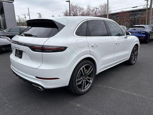 2023 Porsche Cayenne Turbo